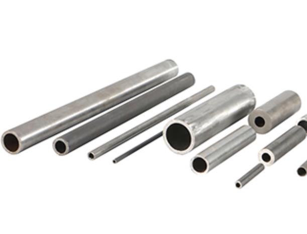 Apa itu pipa baja? Dan mengapa mereka lebih unggul dari pipa Welded?