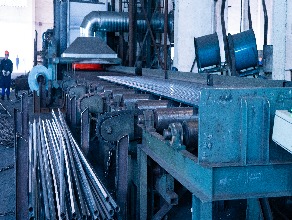 Analisis penyebab utama dan solusi untuk pemecahan selang baja mulus