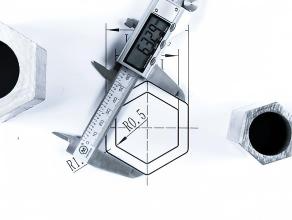 Desain desain rekayasa suai: dukungan teknis yang ahli